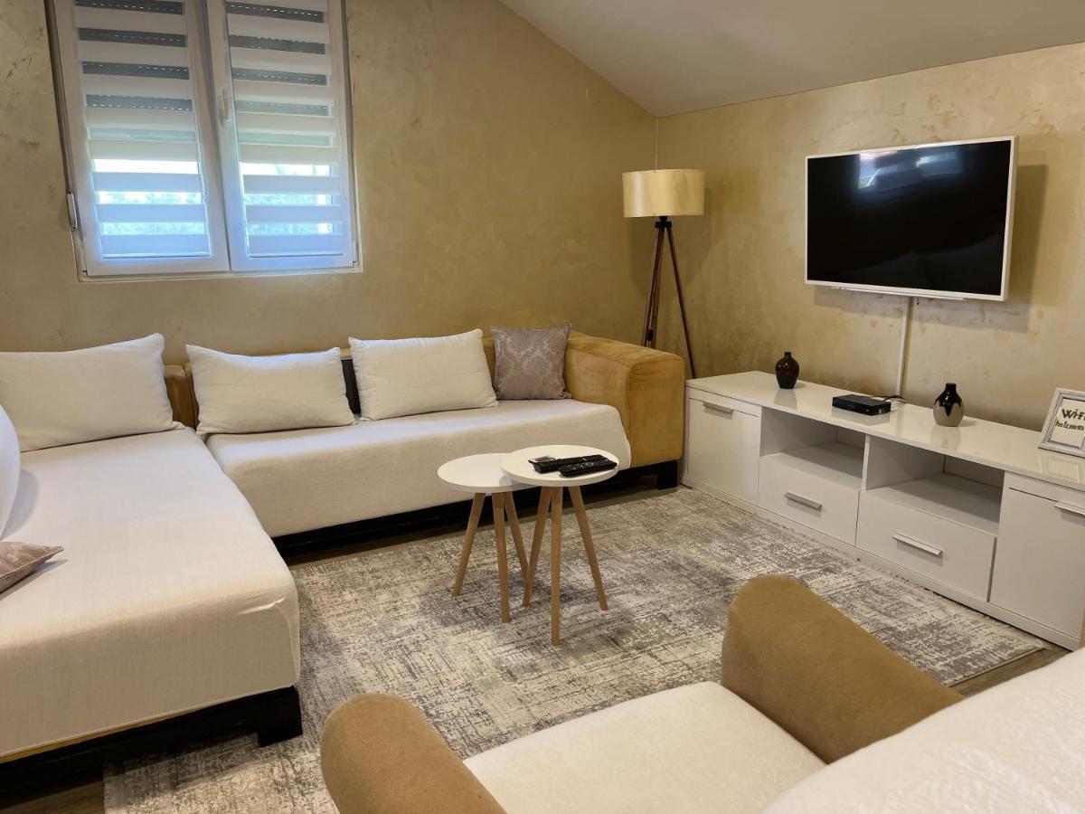 Apartment Helena Airport Podgorica Eksteriør billede