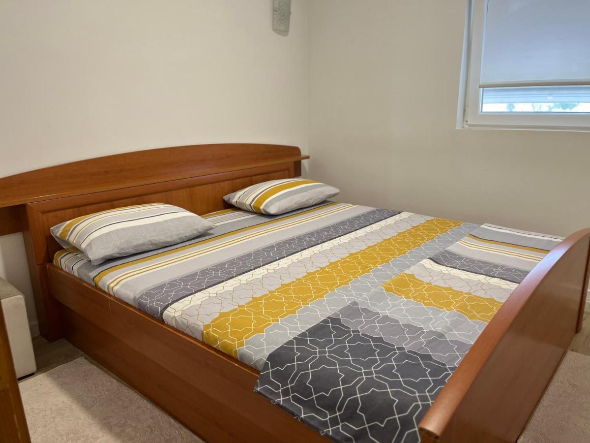 Apartment Helena Airport Podgorica Eksteriør billede